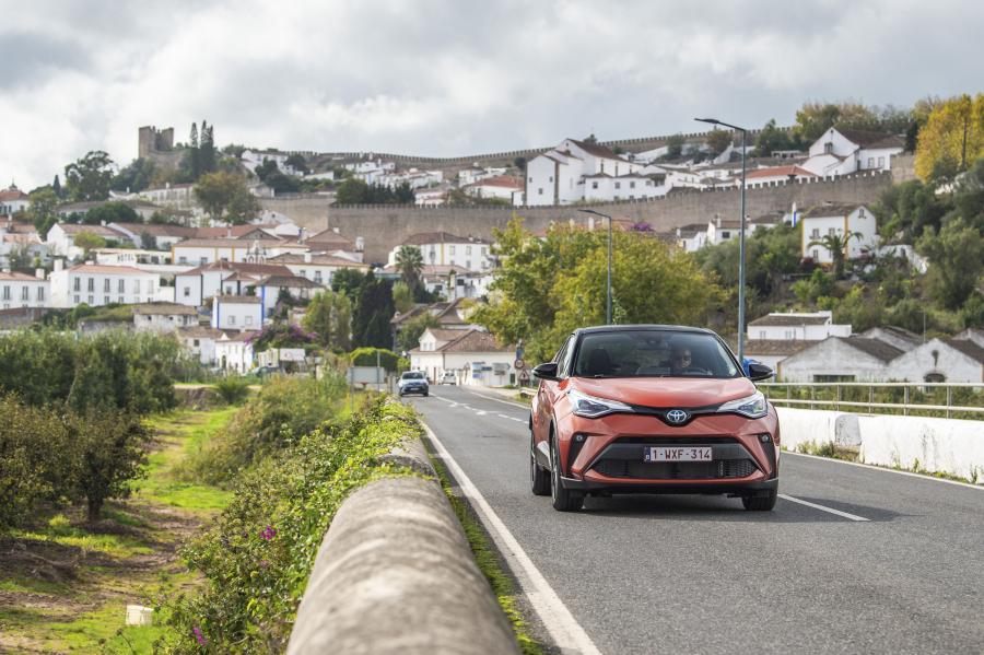  Toyota C-HR Hybrid 2019 года  (WW) (фото 75 из 174)